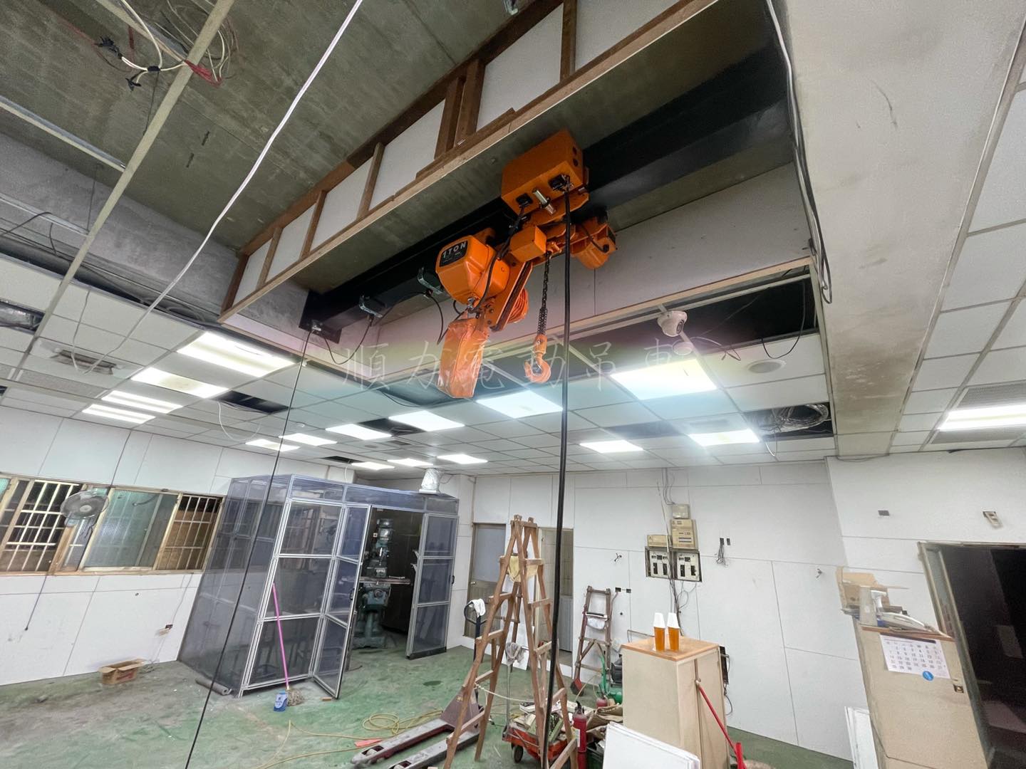 單軌低舉型吊車安裝工程2