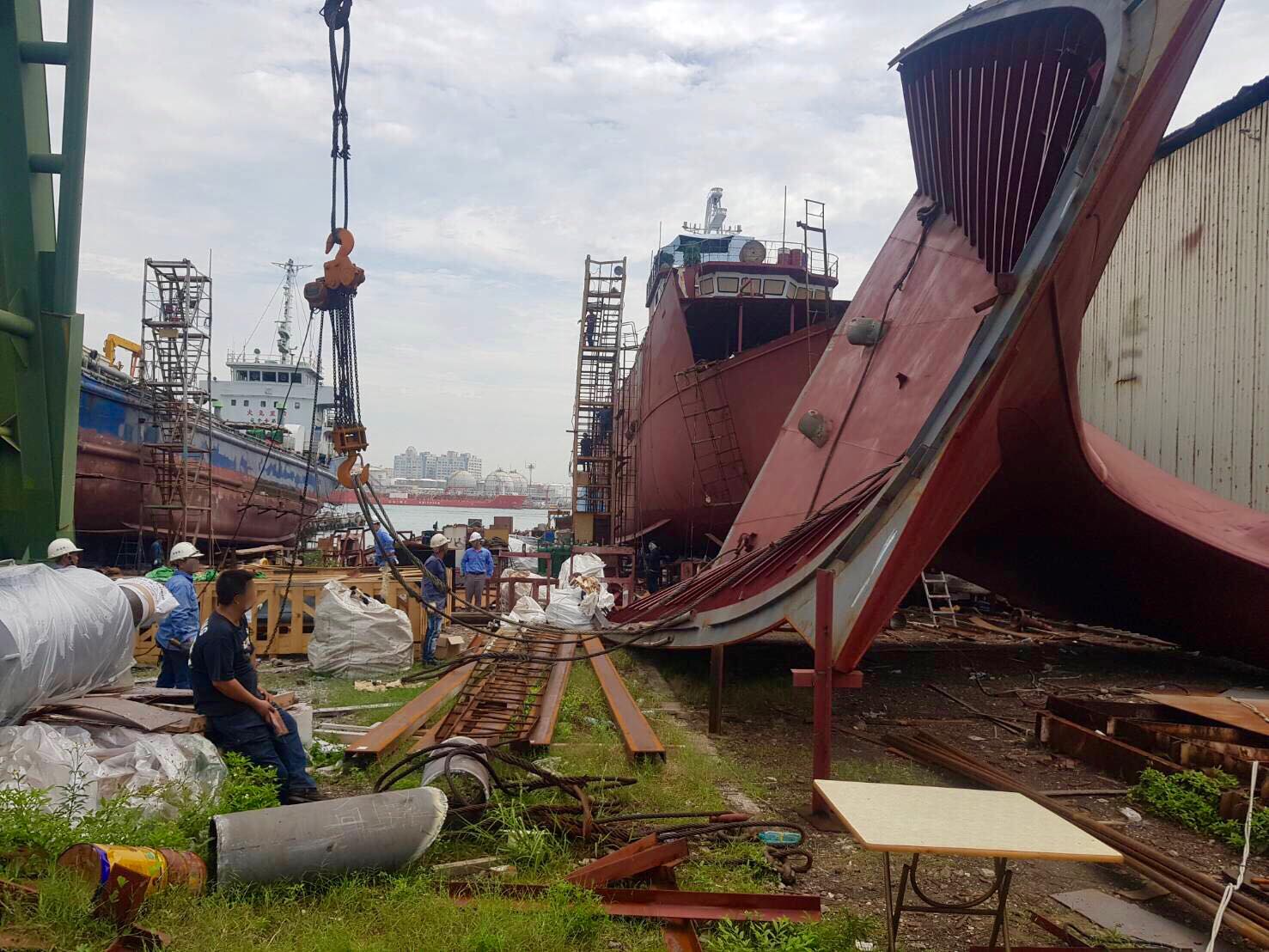 造船廠船頭協助吊裝
