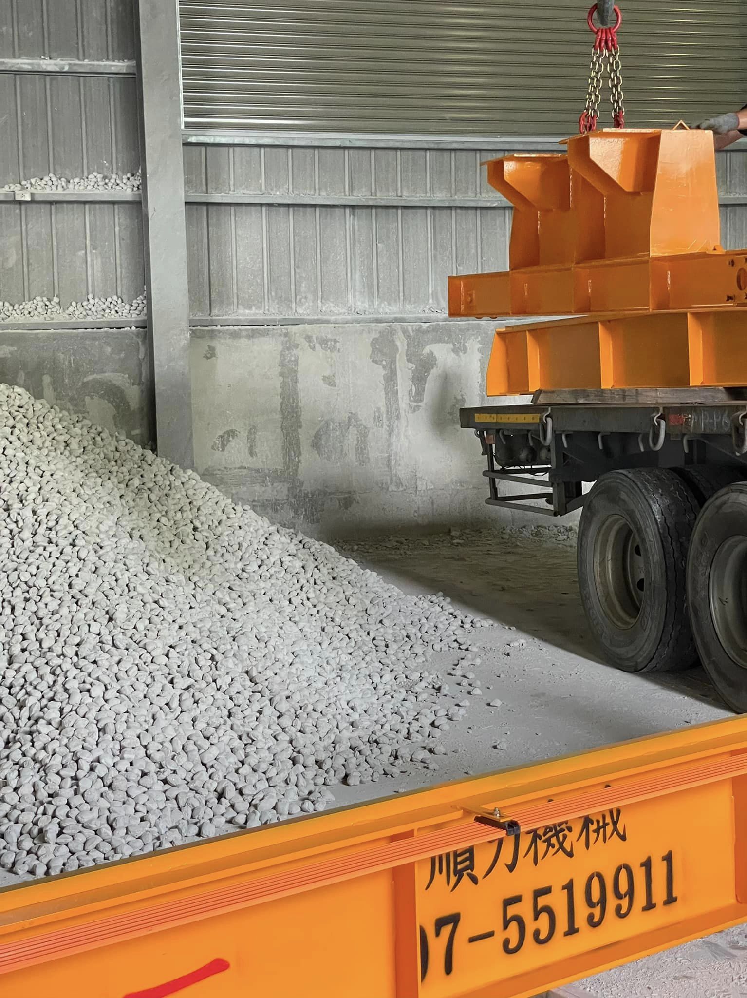 2.8噸雙軌天車橫梁-現場安裝