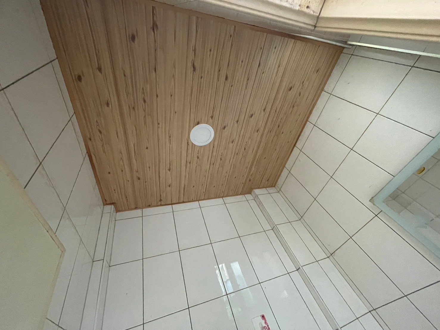 長條型塑膠天花板