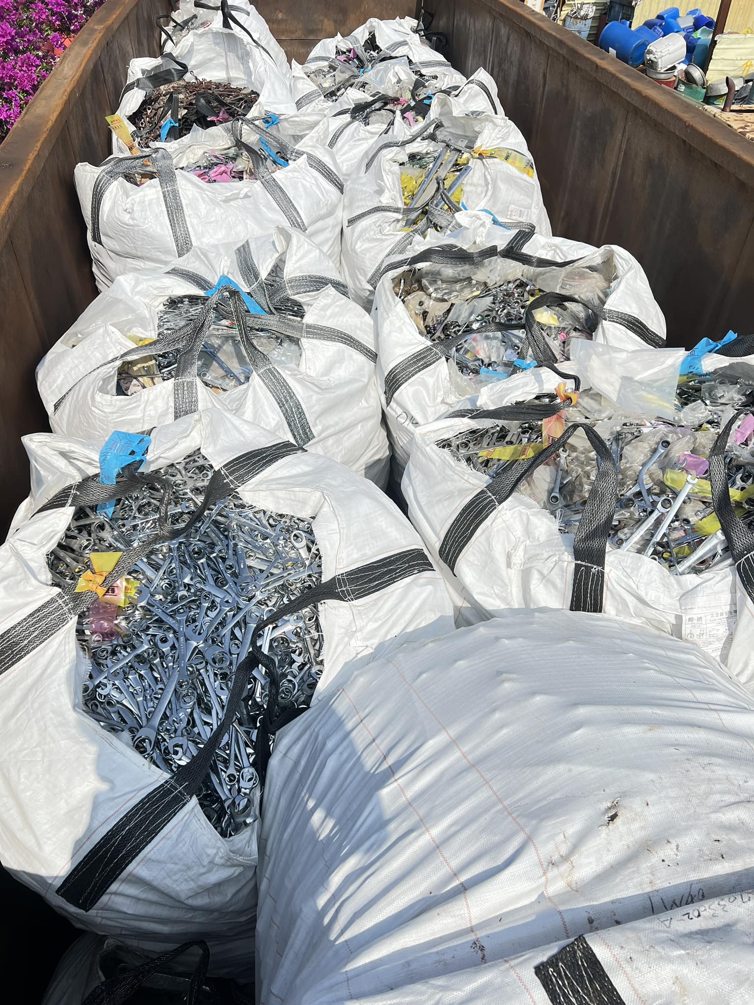 手工具大廠，年久庫存，清運實務