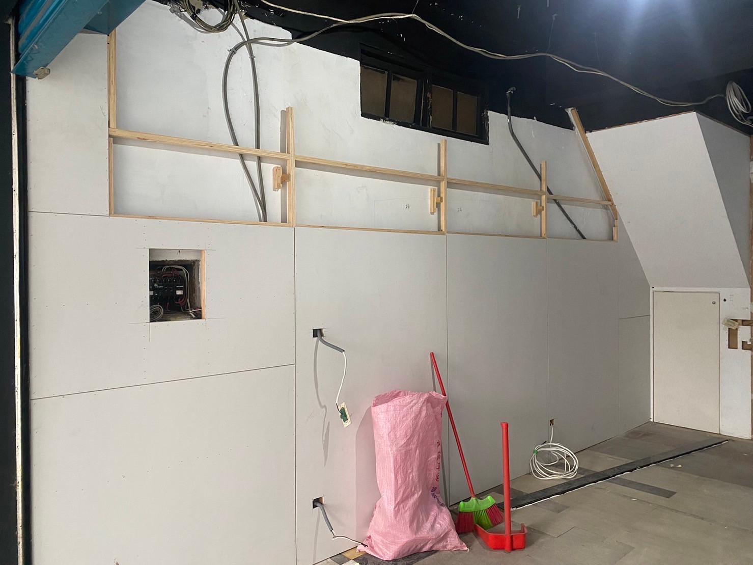 艾爾巴數位通訊