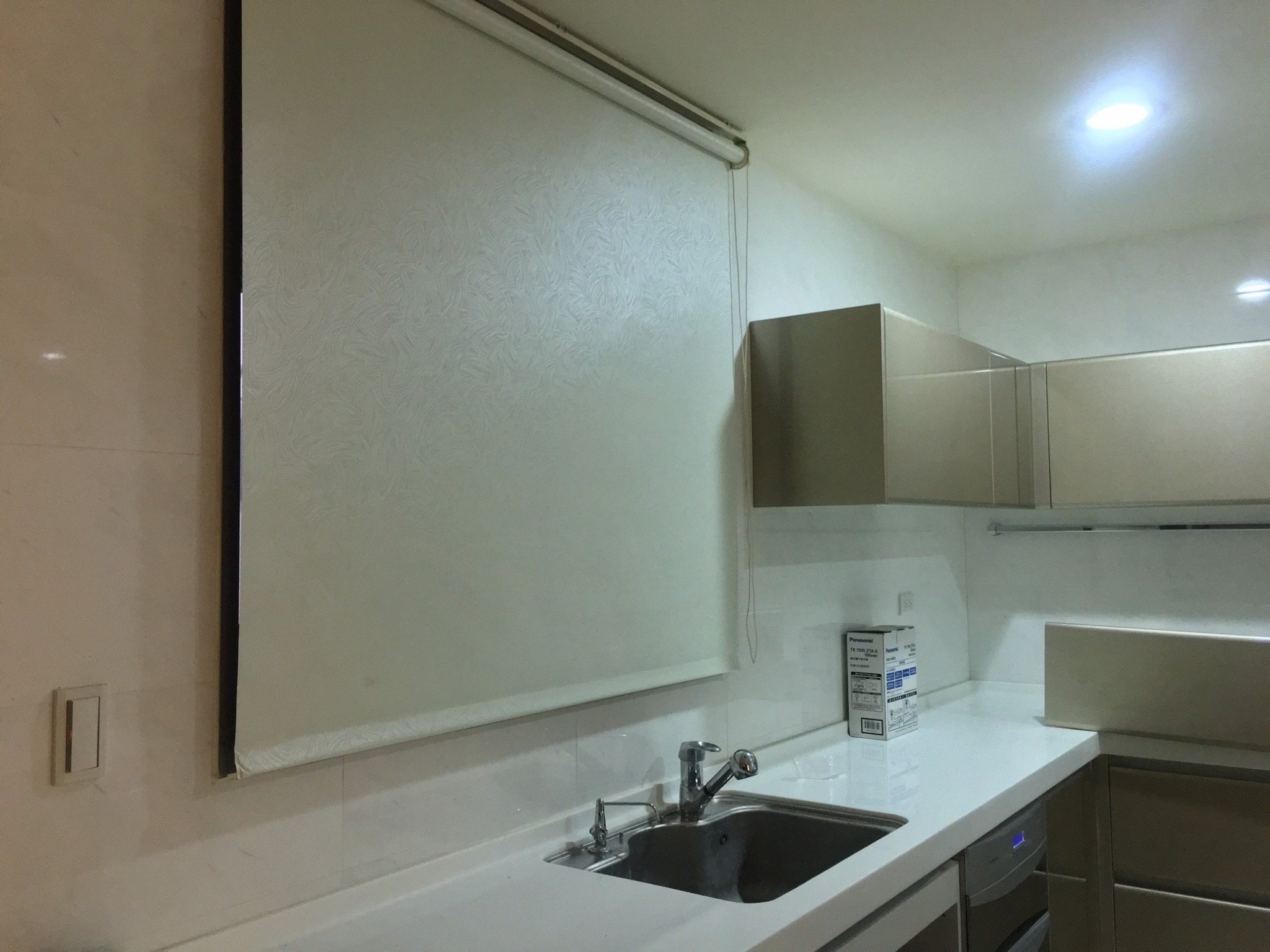 捲簾、百葉窗、蜂巢簾