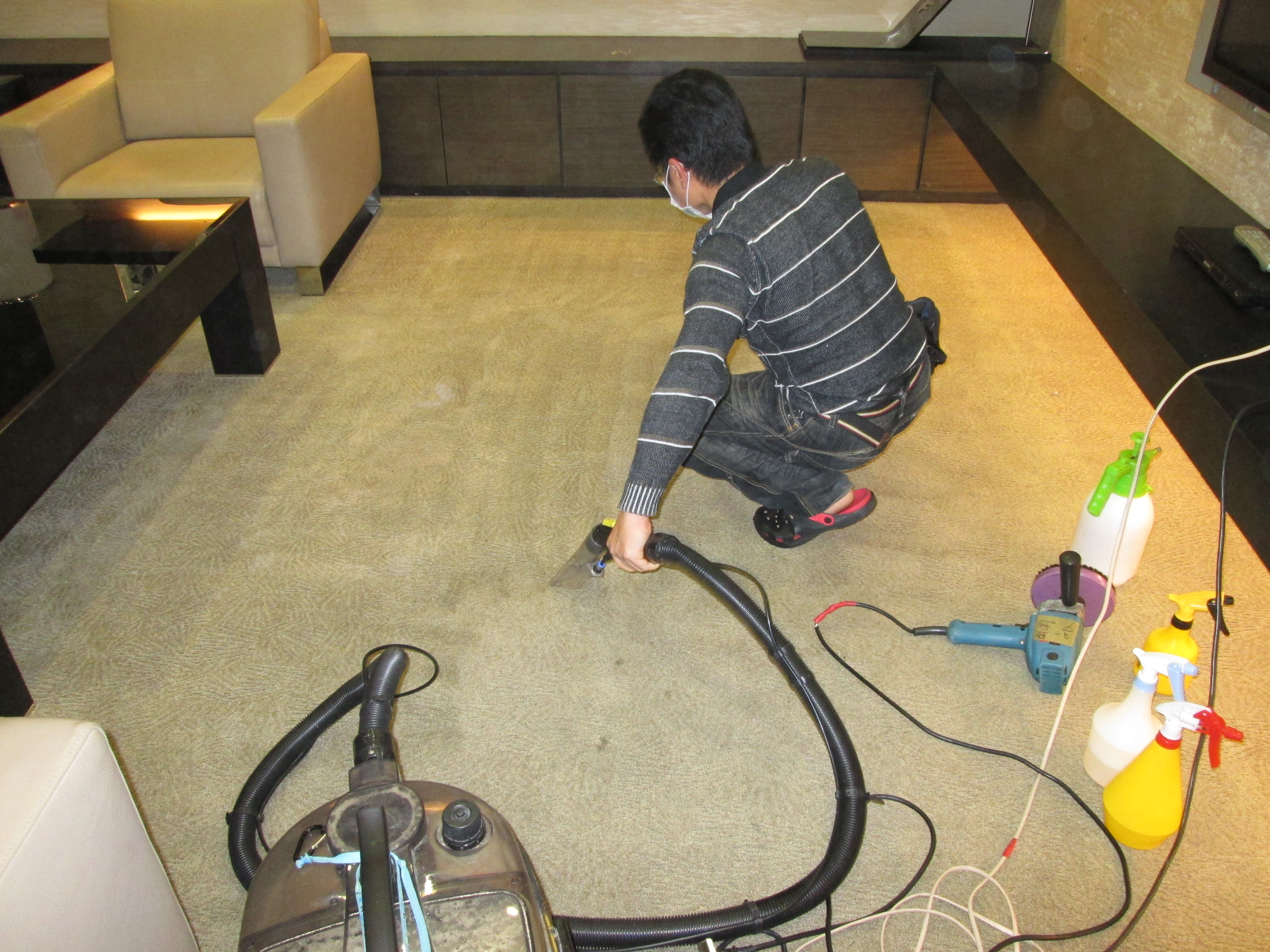 凌志汽車VIP室地毯清洗