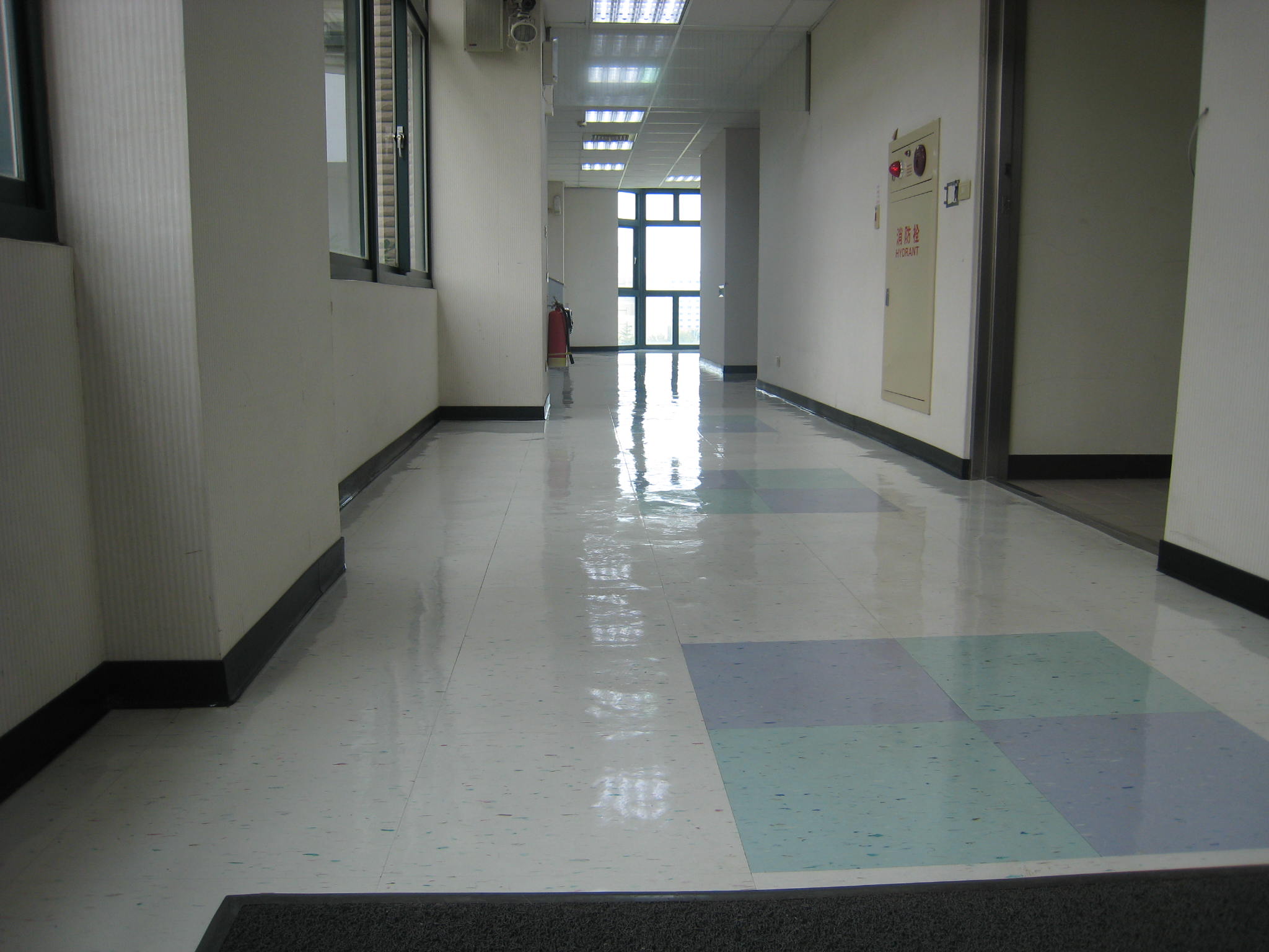 慶康科技塑膠地板上蠟