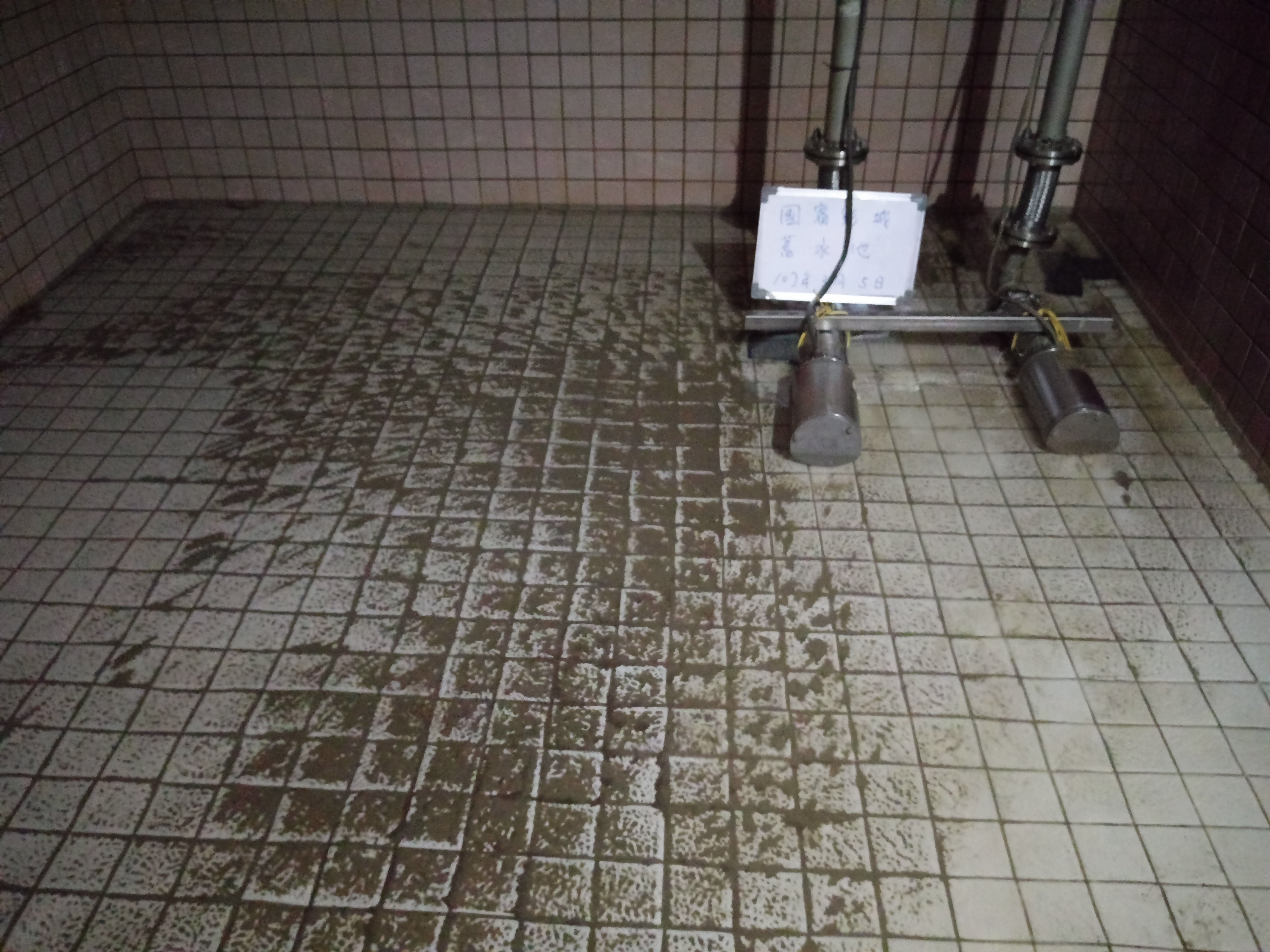 國賓影城蓄水池清洗前