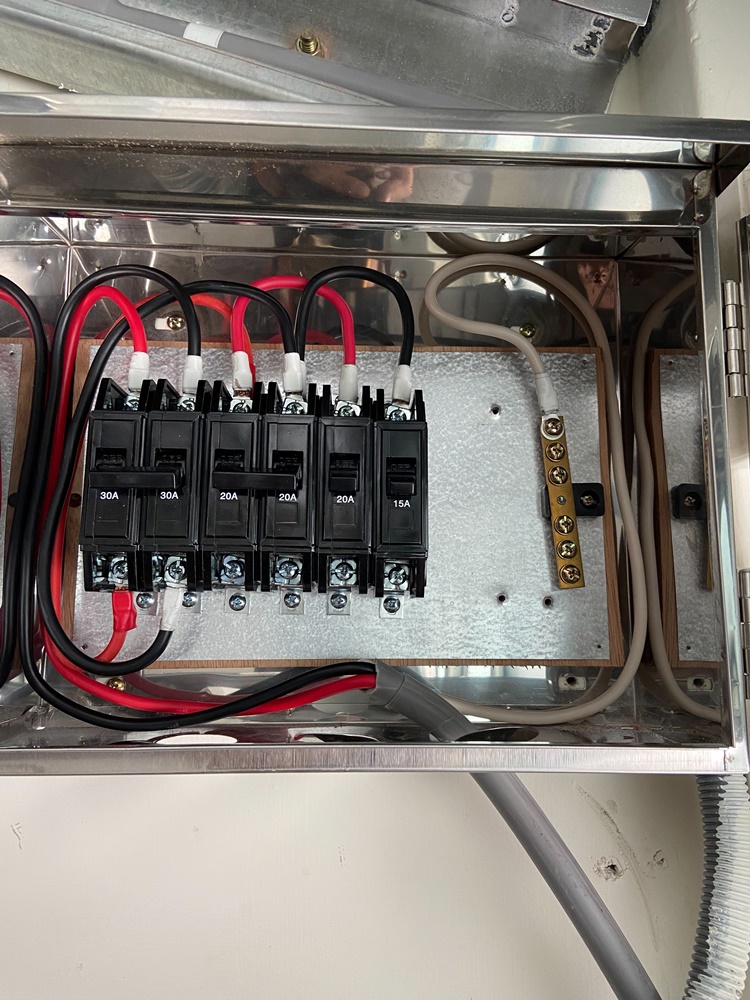 屏東水電工程-總電源開關