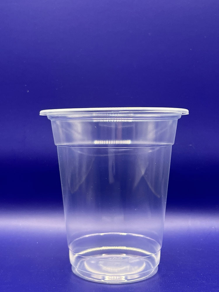 塑膠杯