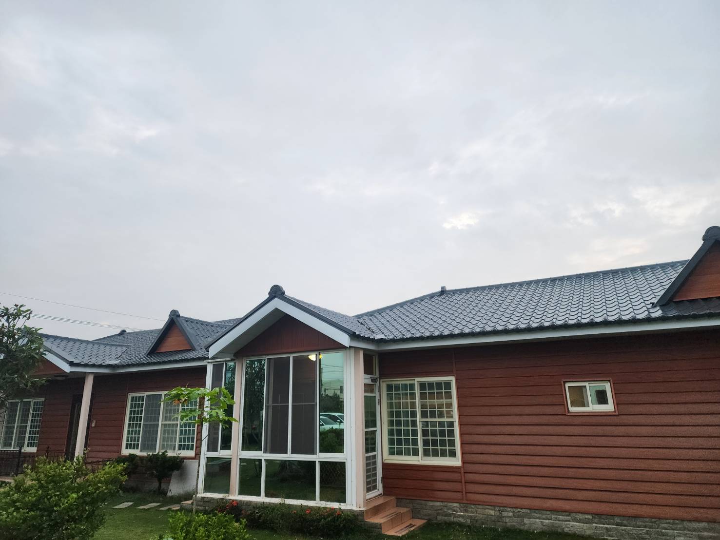 鐵皮屋工程-琉璃鋼瓦材料