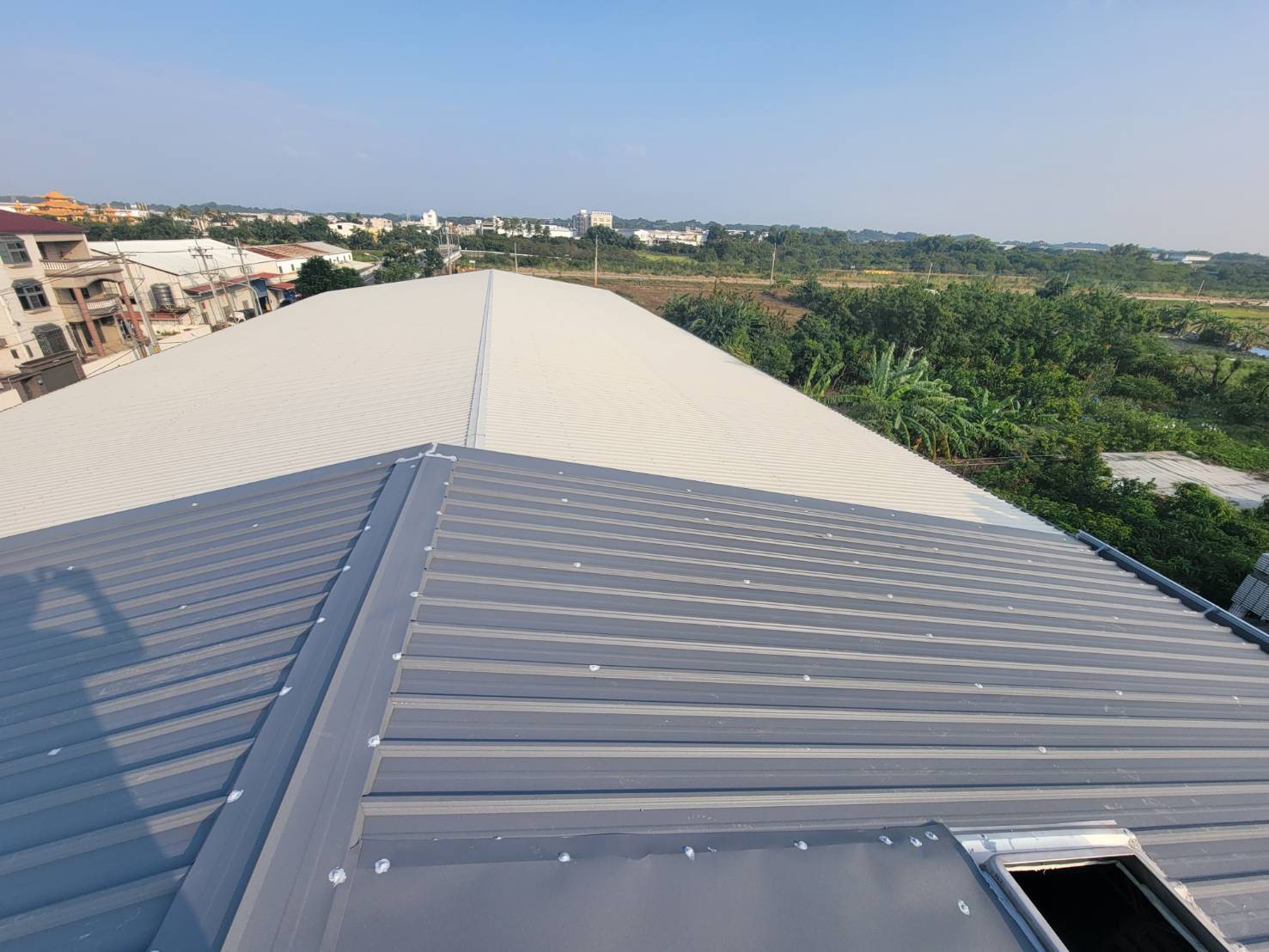 鐵皮屋工程-烤漆浪板