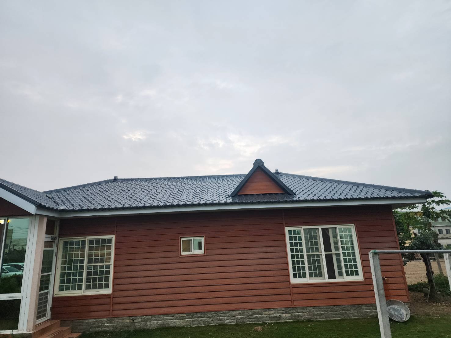 鐵皮屋工程-琉璃鋼瓦材料