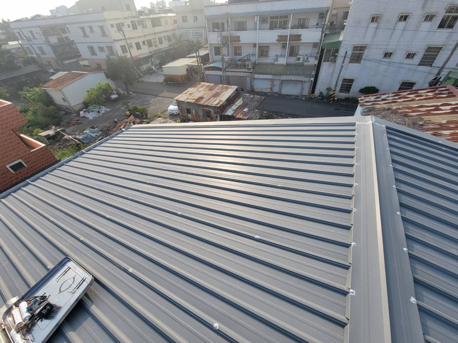 鐵皮屋工程-烤漆浪板