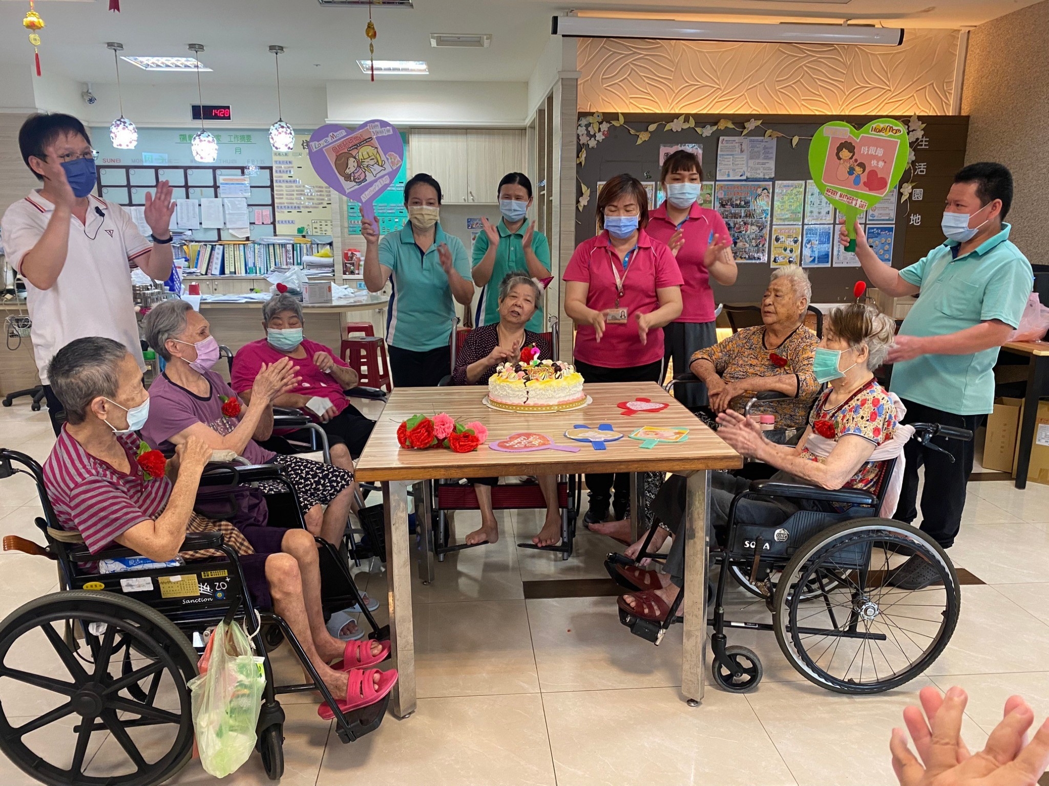 慶祝母親節暨預防呼吸道疾病_新冠XBB疫苗接種宣導