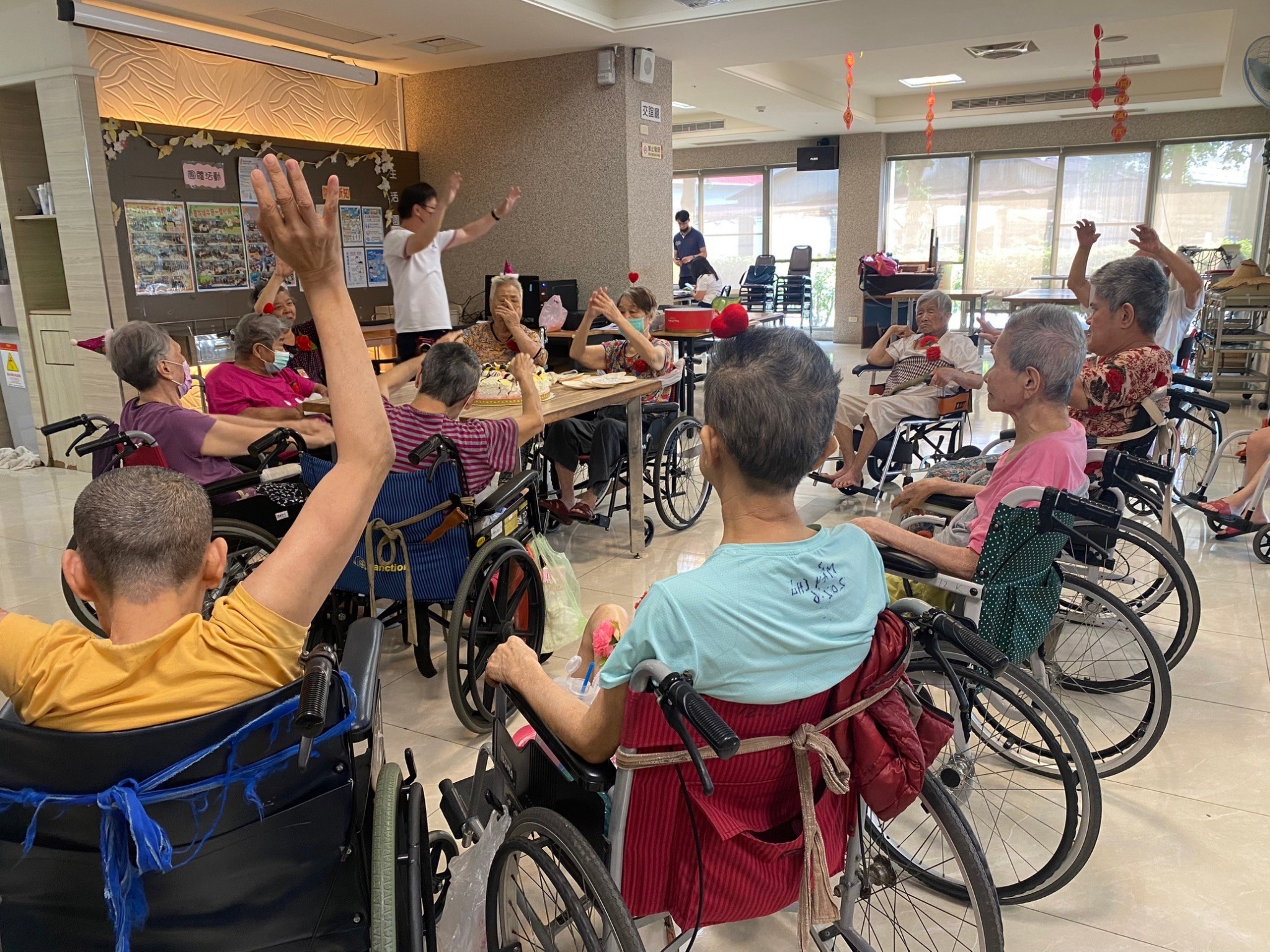 慶祝母親節暨預防呼吸道疾病_新冠XBB疫苗接種宣導