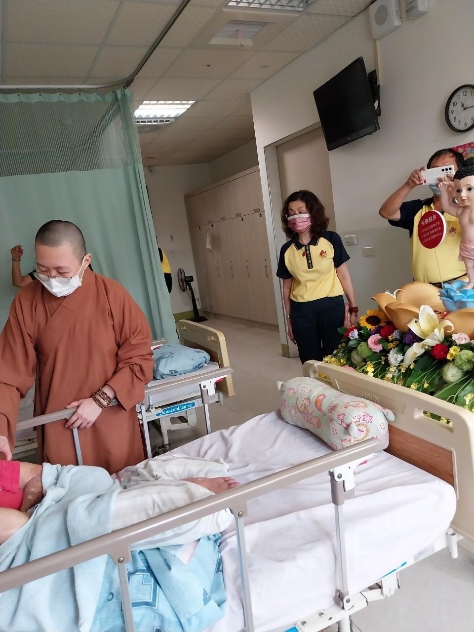 國際佛光會屏四分會-慶祝國定佛雲水浴佛活動