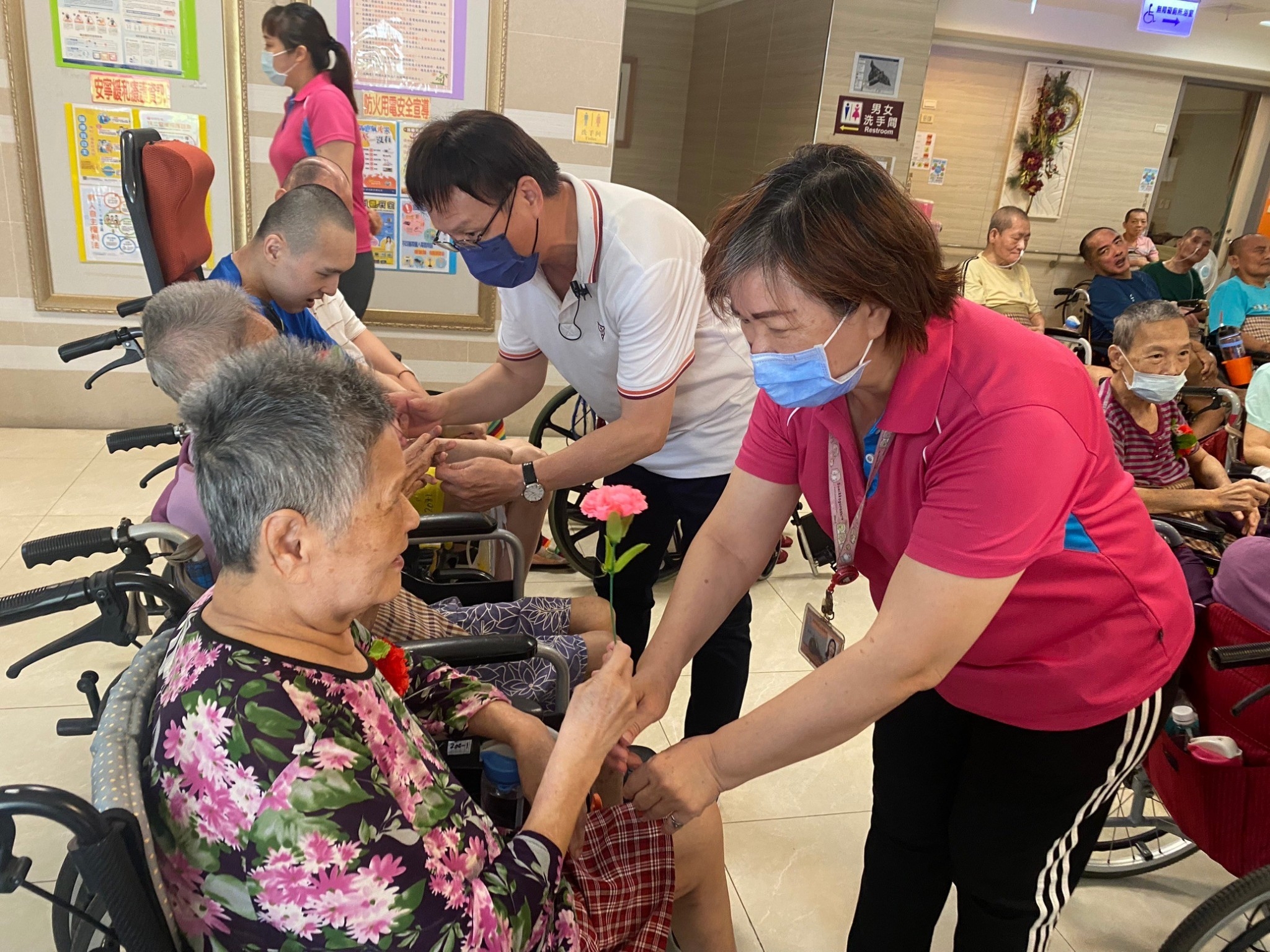 慶祝母親節暨預防呼吸道疾病_新冠XBB疫苗接種宣導