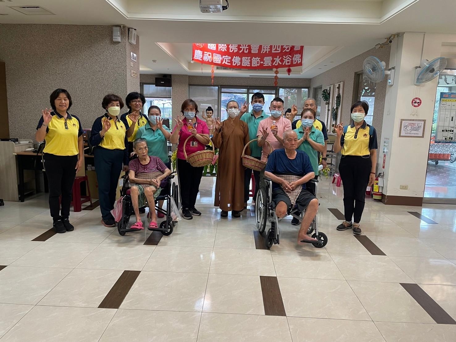 國際佛光會屏四分會-慶祝國定佛雲水浴佛活動