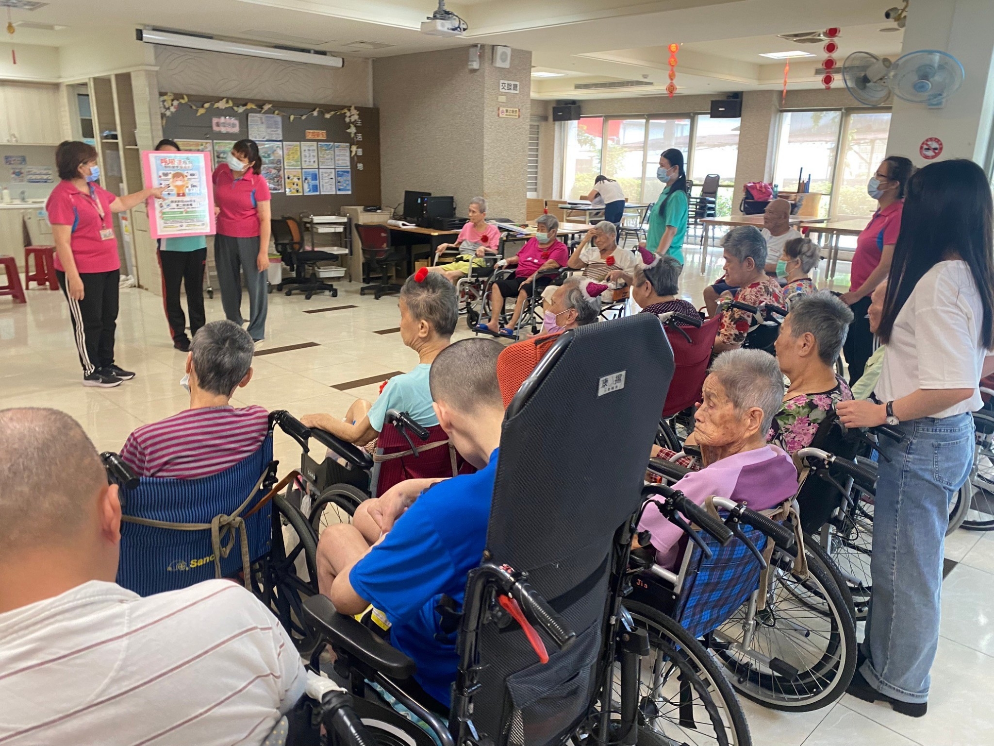 慶祝母親節暨預防呼吸道疾病_新冠XBB疫苗接種宣導