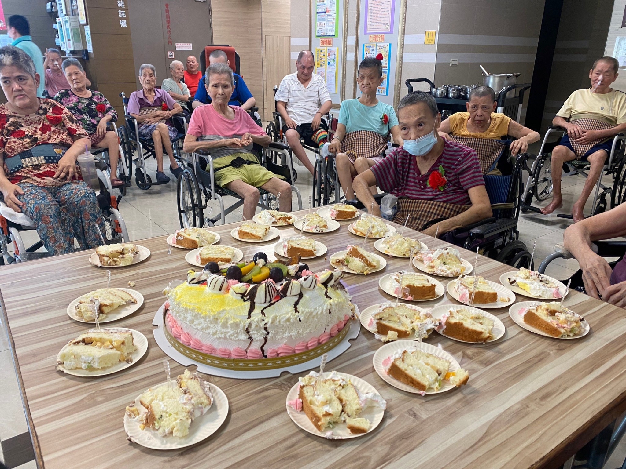 慶祝母親節暨預防呼吸道疾病_新冠XBB疫苗接種宣導