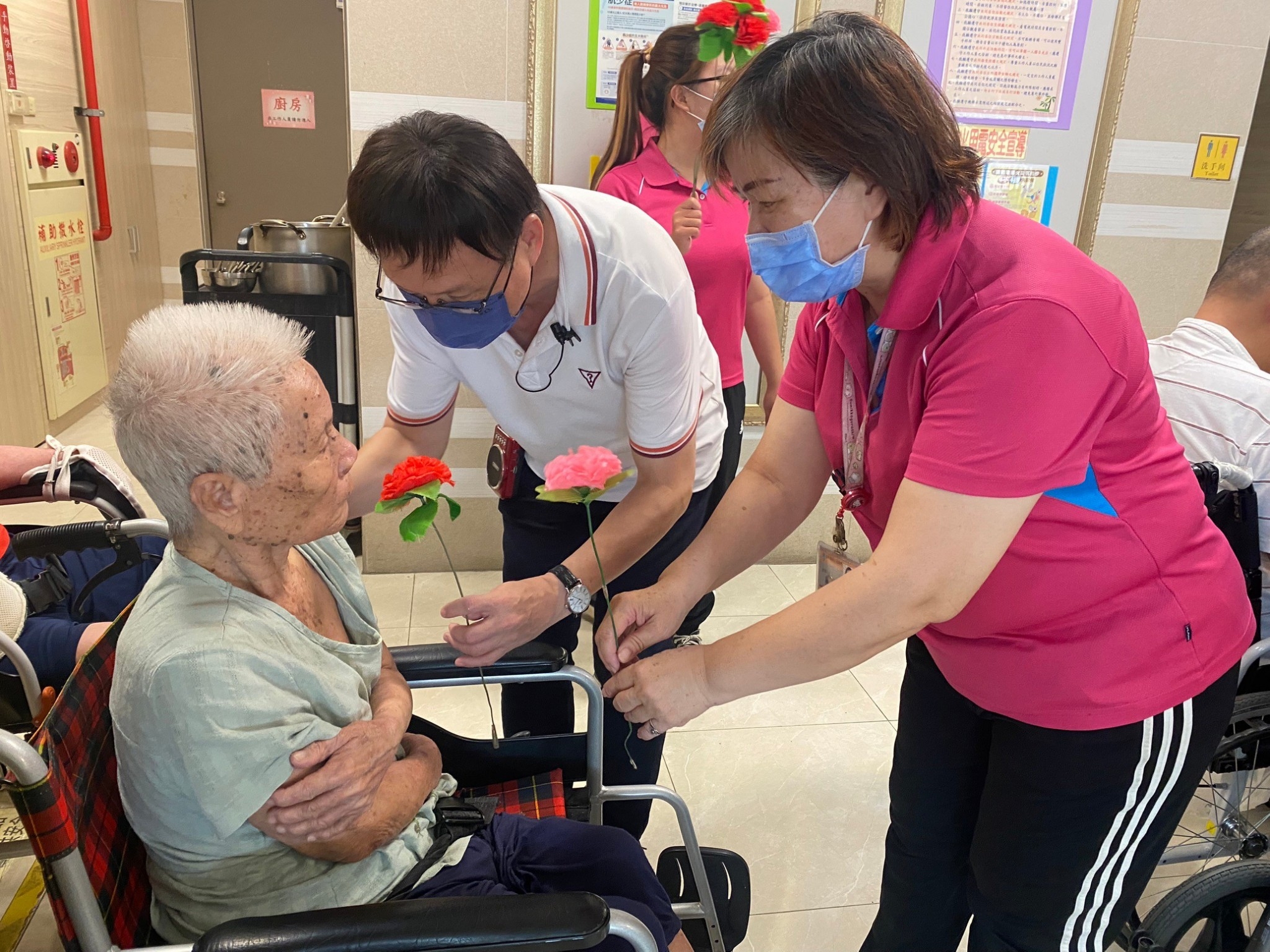 慶祝母親節暨預防呼吸道疾病_新冠XBB疫苗接種宣導