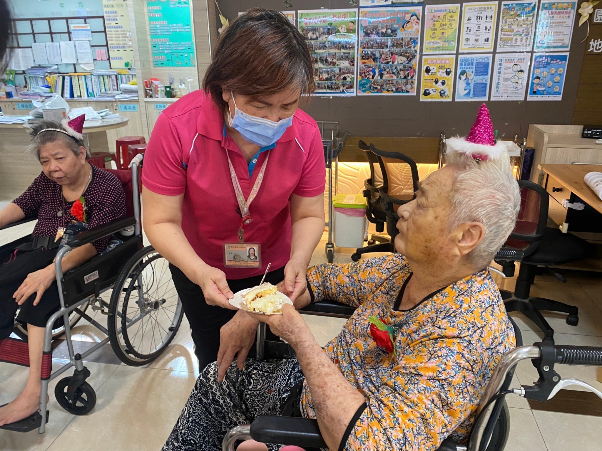 慶祝母親節暨預防呼吸道疾病_新冠XBB疫苗接種宣導