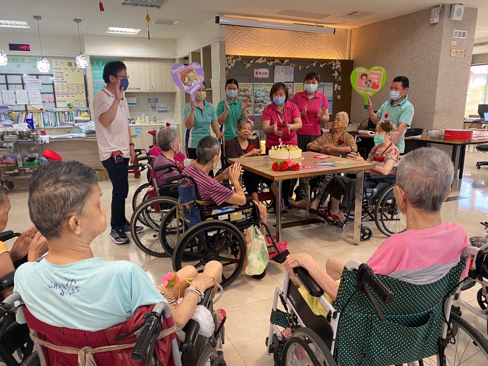 慶祝母親節暨預防呼吸道疾病_新冠XBB疫苗接種宣導