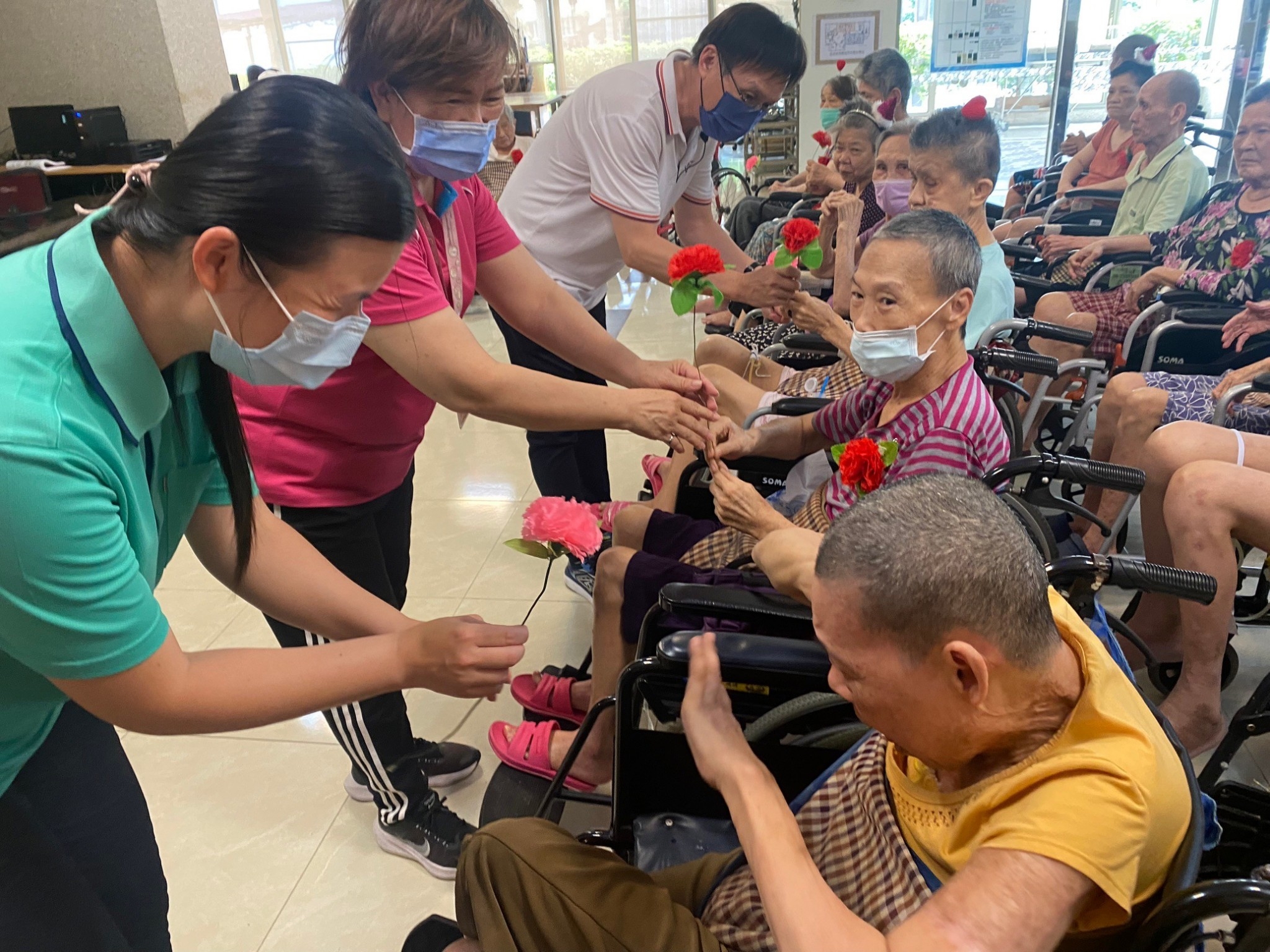 慶祝母親節暨預防呼吸道疾病_新冠XBB疫苗接種宣導