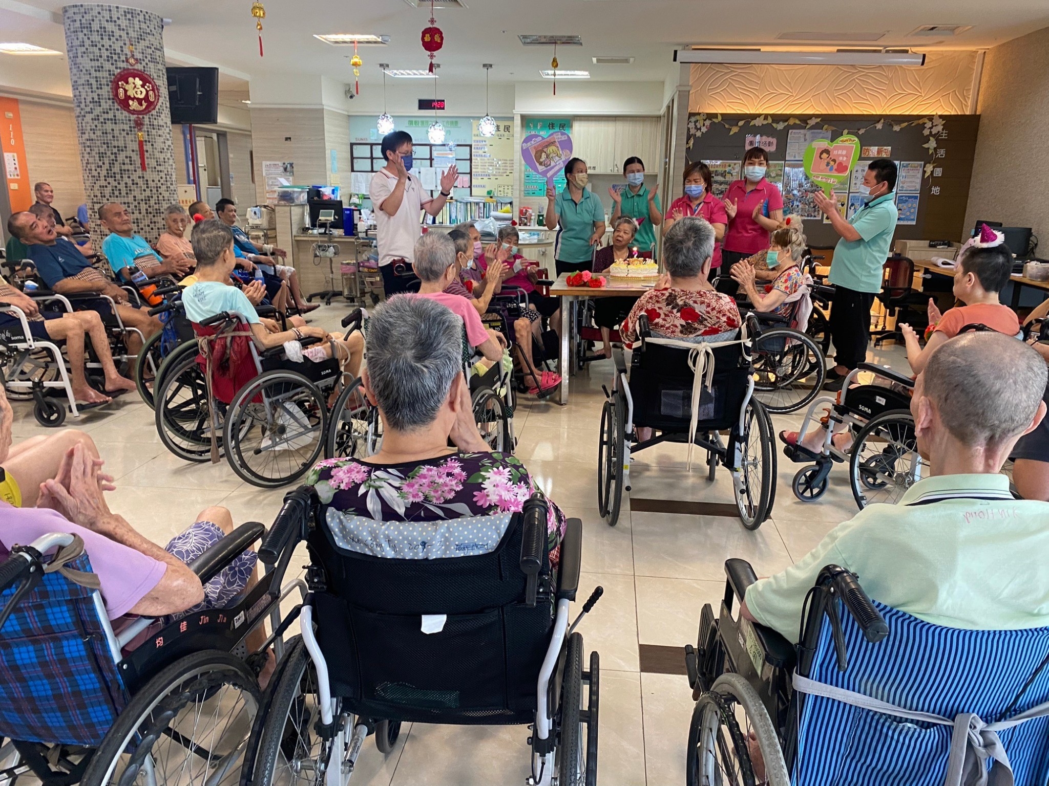 慶祝母親節暨預防呼吸道疾病_新冠XBB疫苗接種宣導