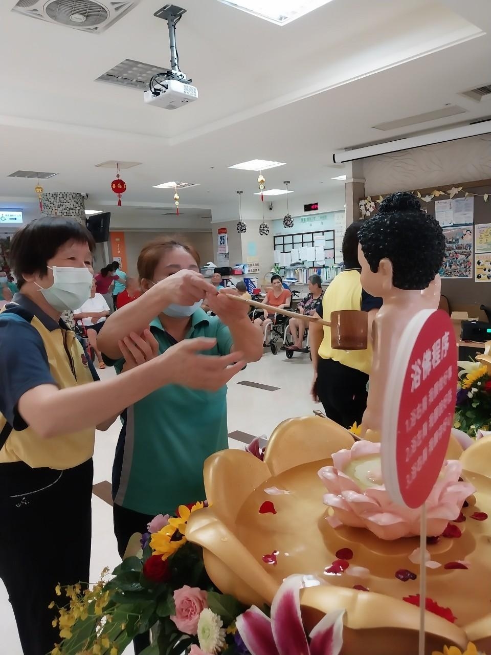 國際佛光會屏四分會-慶祝國定佛雲水浴佛活動