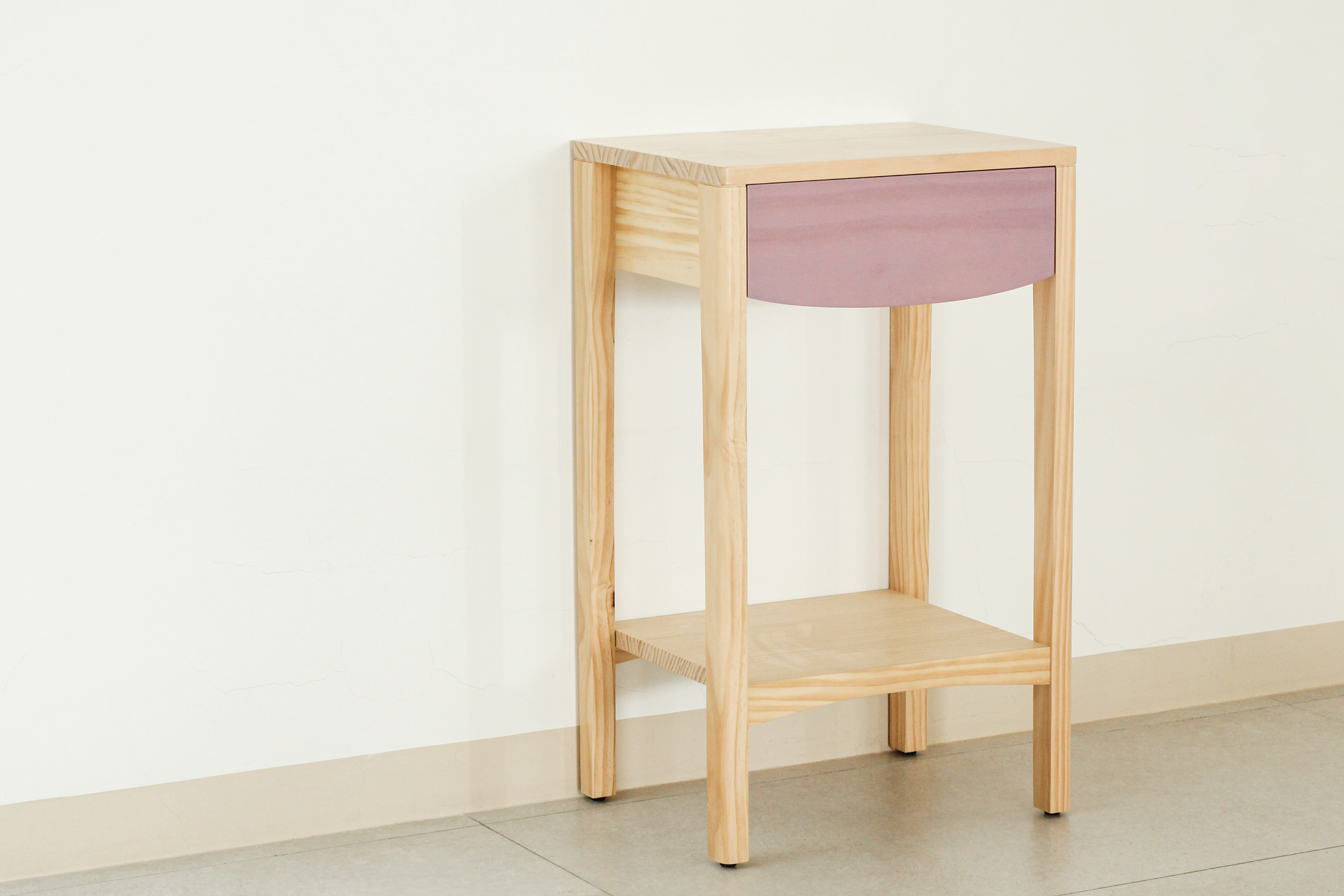 紫色小邊桌