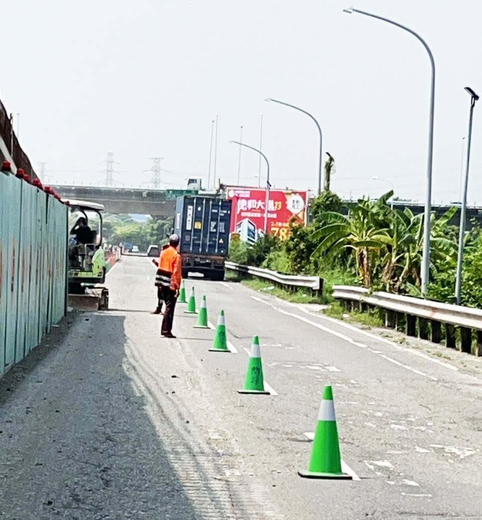新市南科路橋管制2