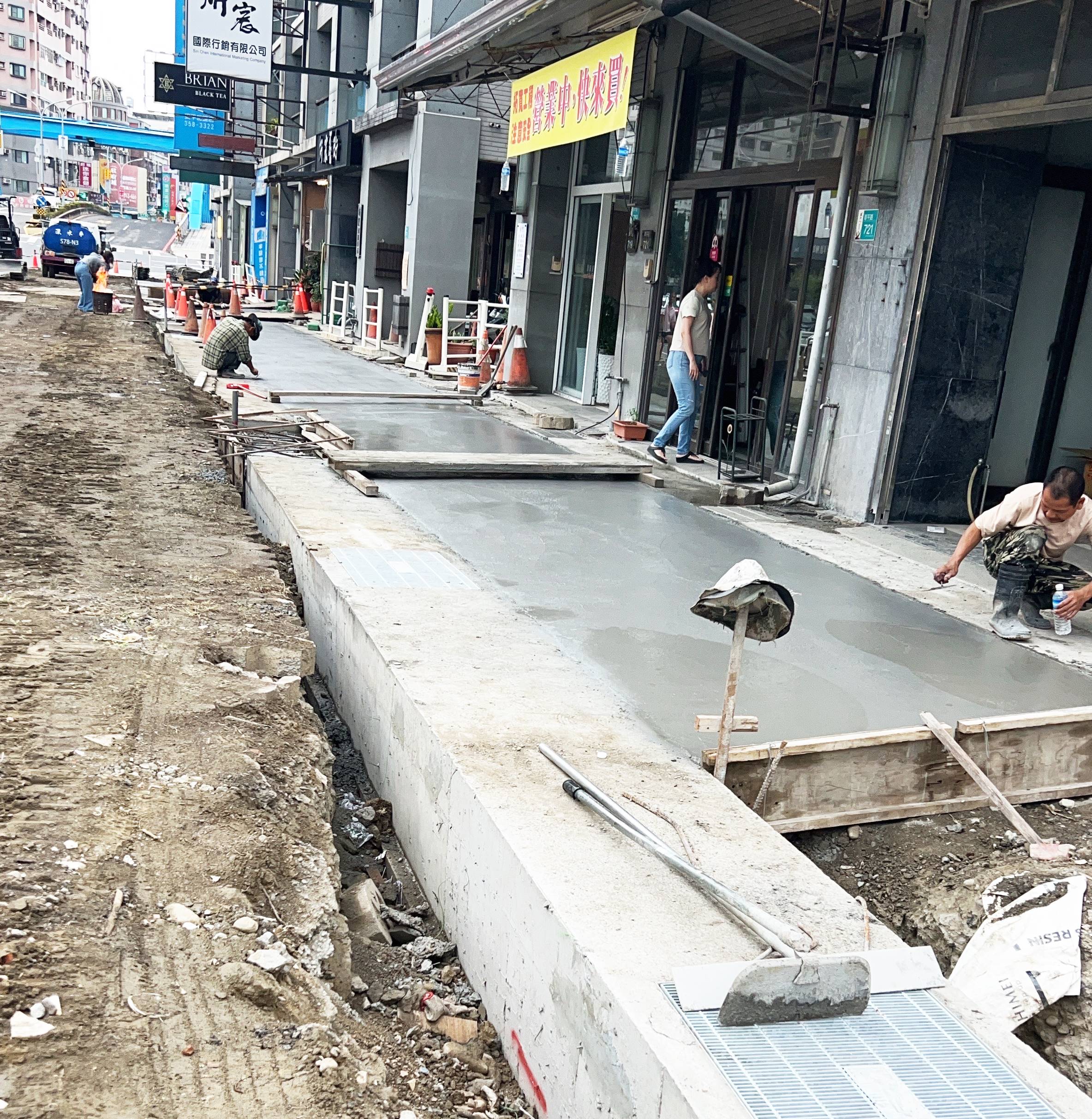 道路旁水溝工程交通管制