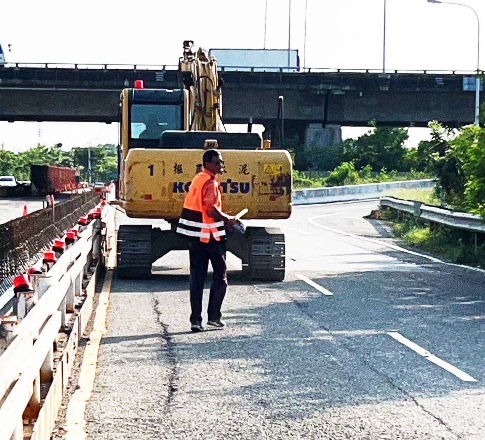 橋樑下道路重新規劃工程交通管制