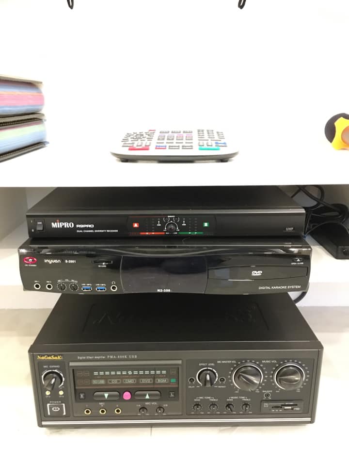 卡拉OK歡唱室+客廳2.1聲道