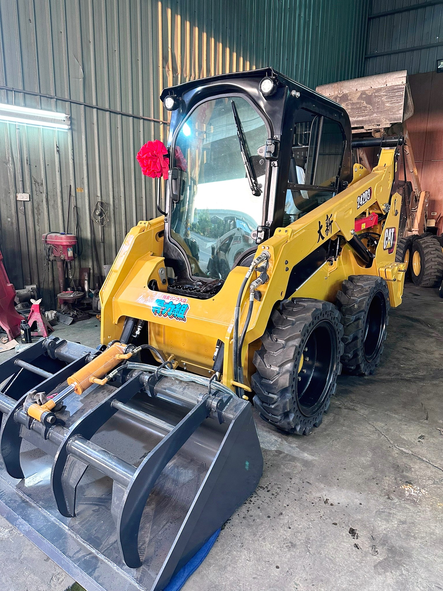 高雄專業機具山貓