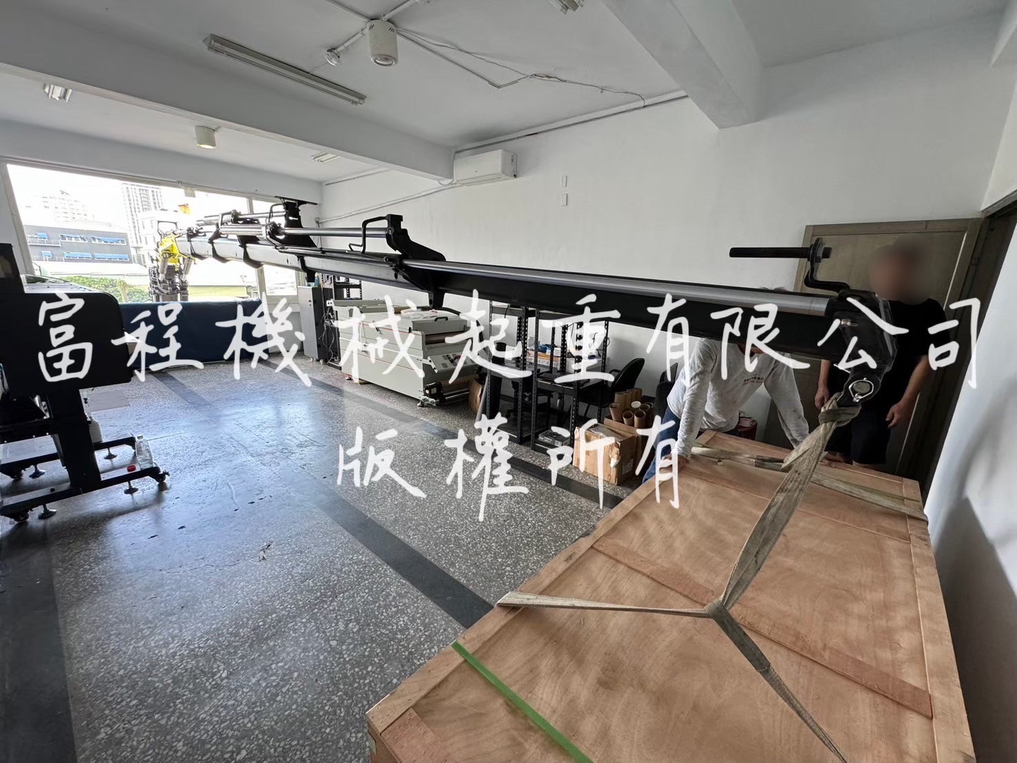 高雄曲臂式吊車深度起重作業