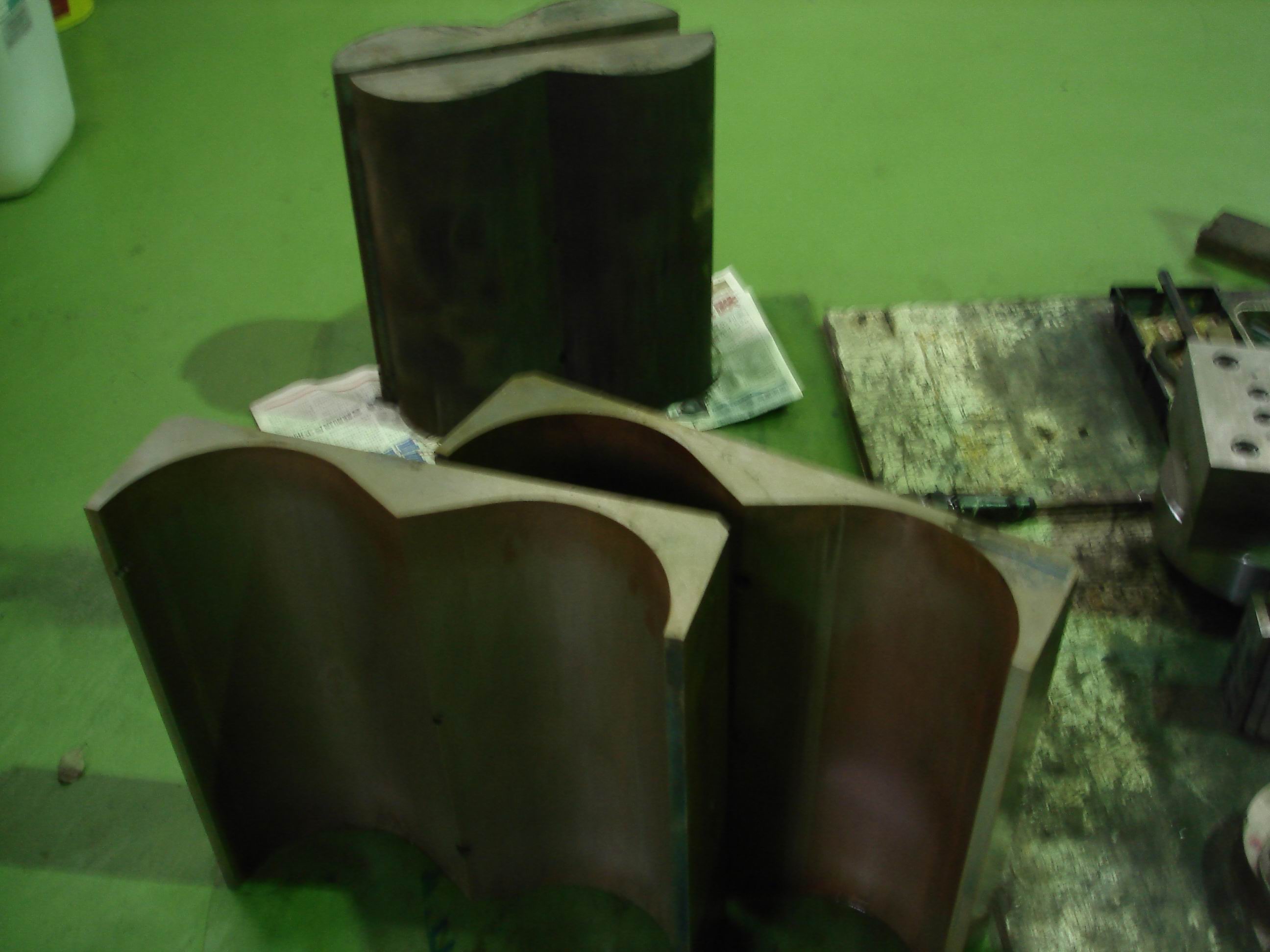 塑膠押出機螺桿節及套筒