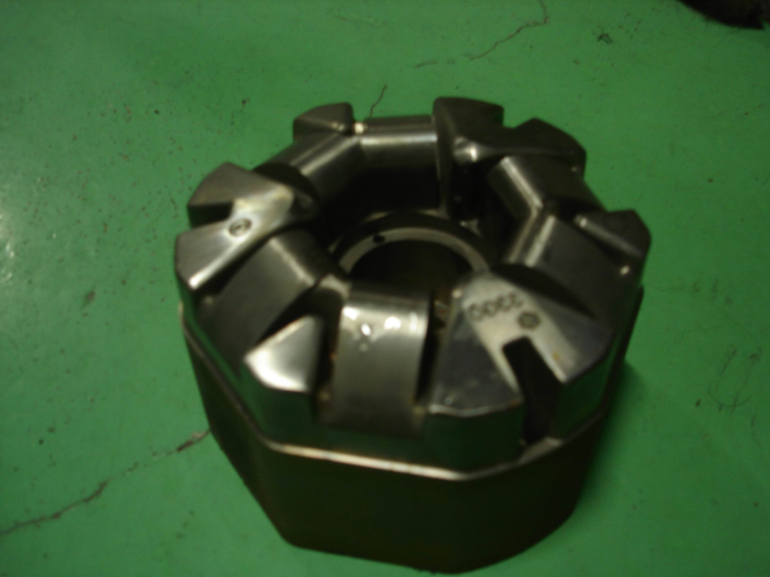 射出塑膠模具內仁