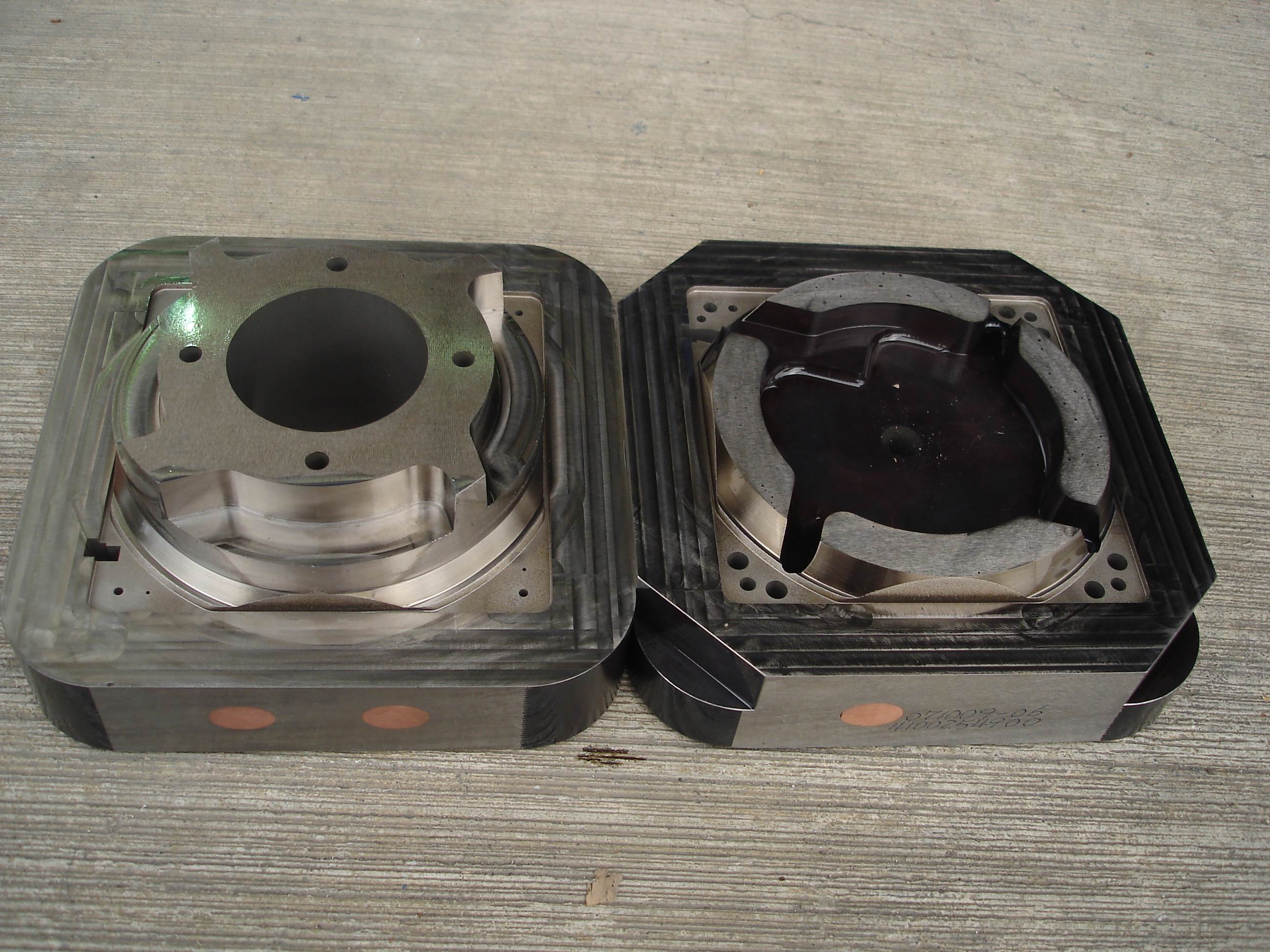 射出塑膠模具內仁