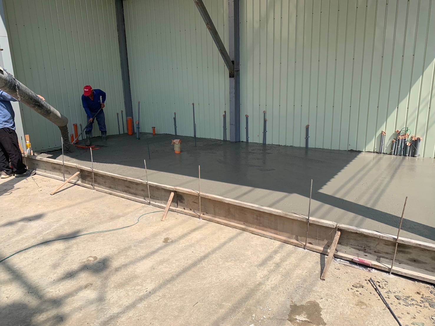 店面地坪灌漿中