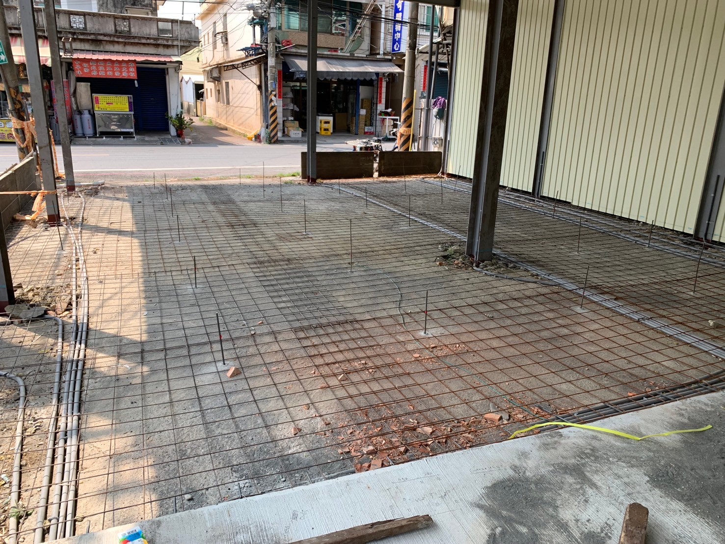 店面地坪灌漿前