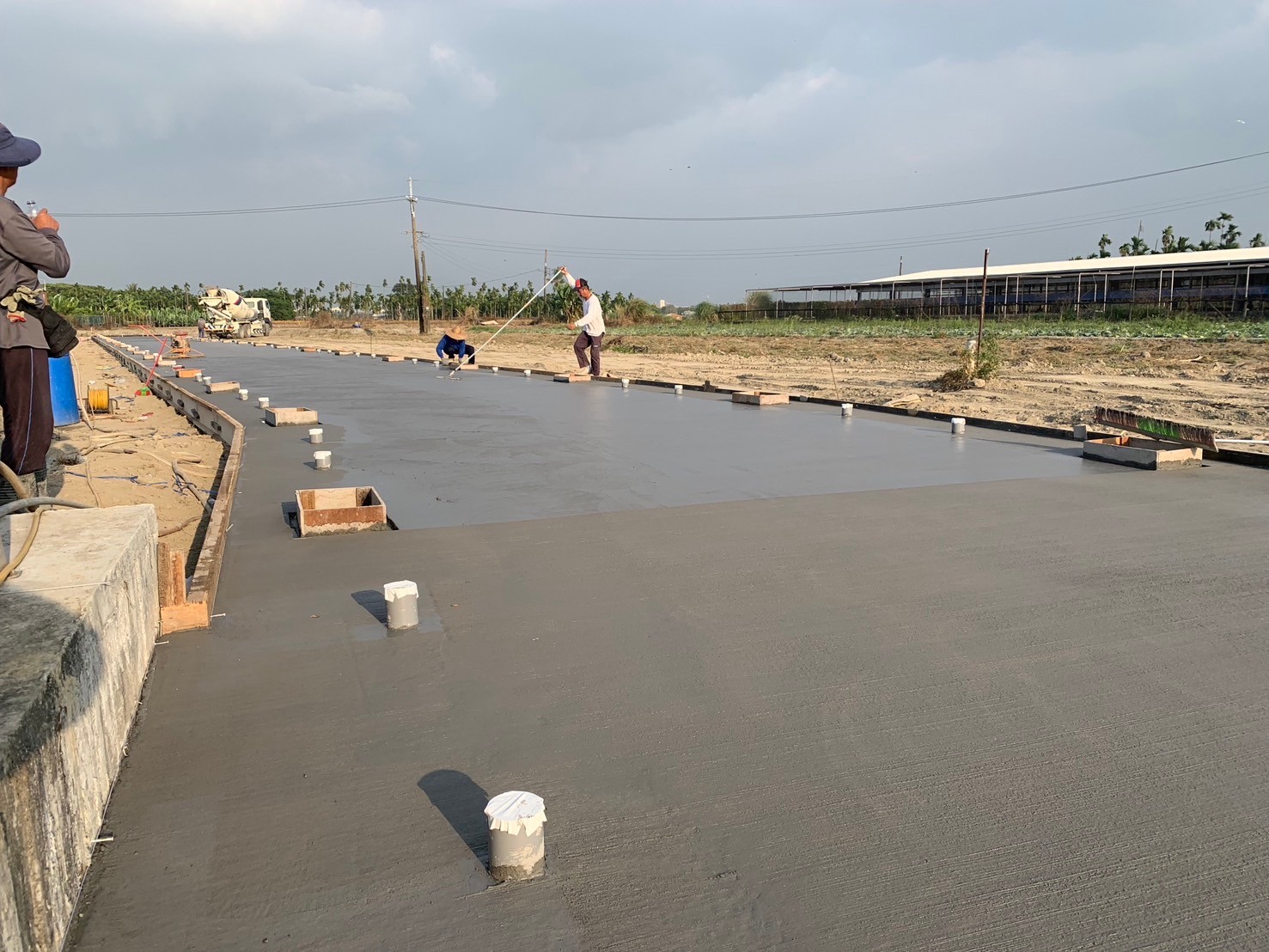 都計農地土木工程灌漿完成