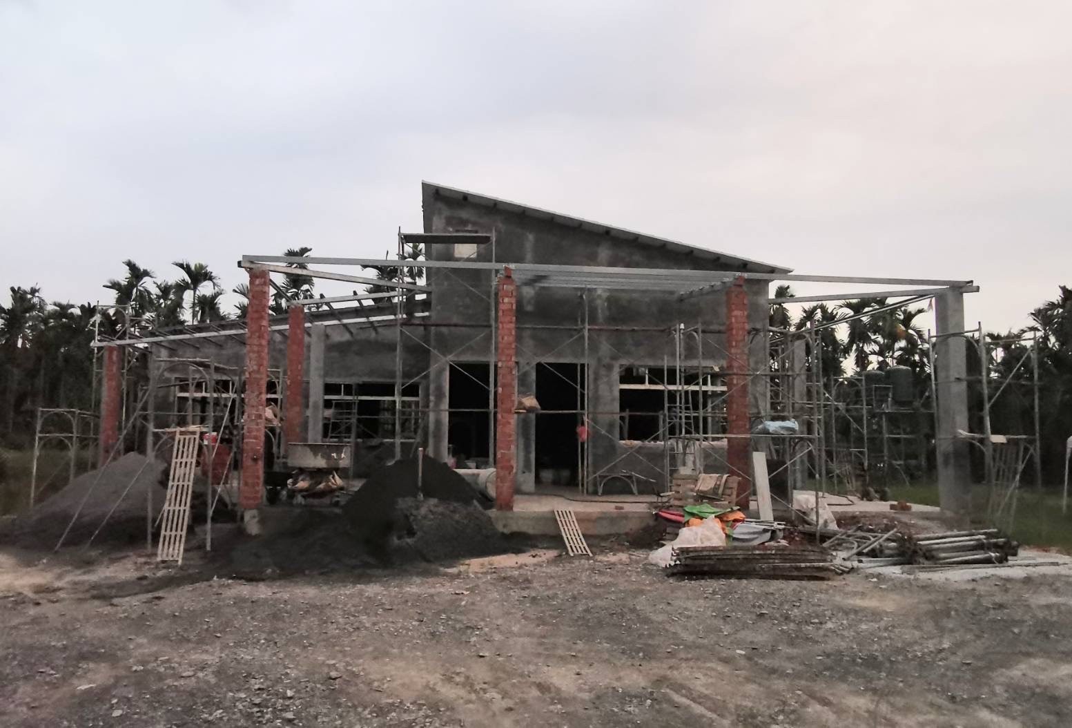 外觀結構施工中