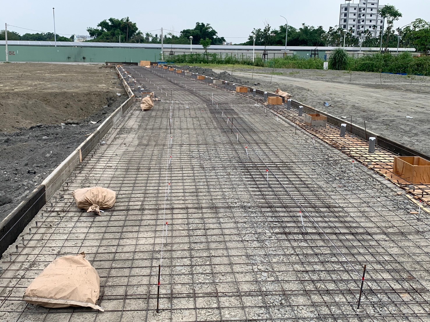 都計農地土木工程鐵網鋪設完成