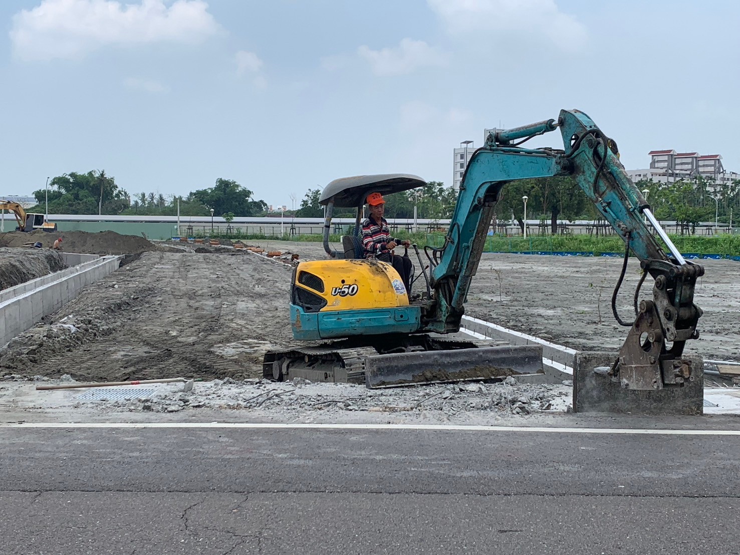 都計農地土木工程整地中