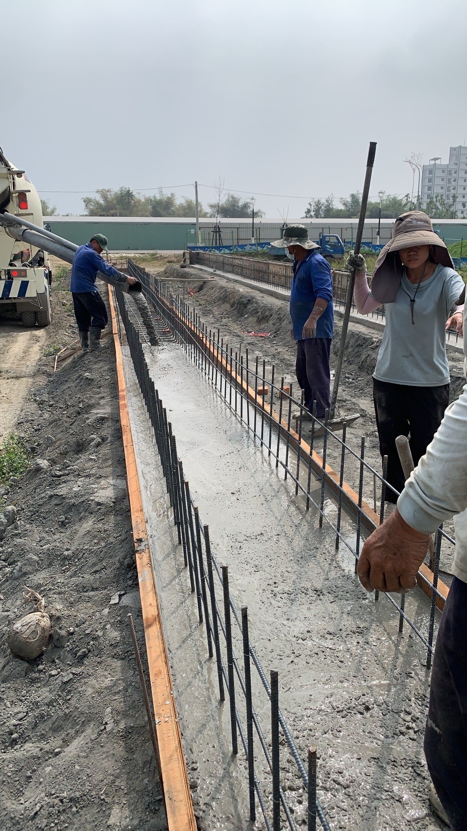 都計農地土木工程灌漿中