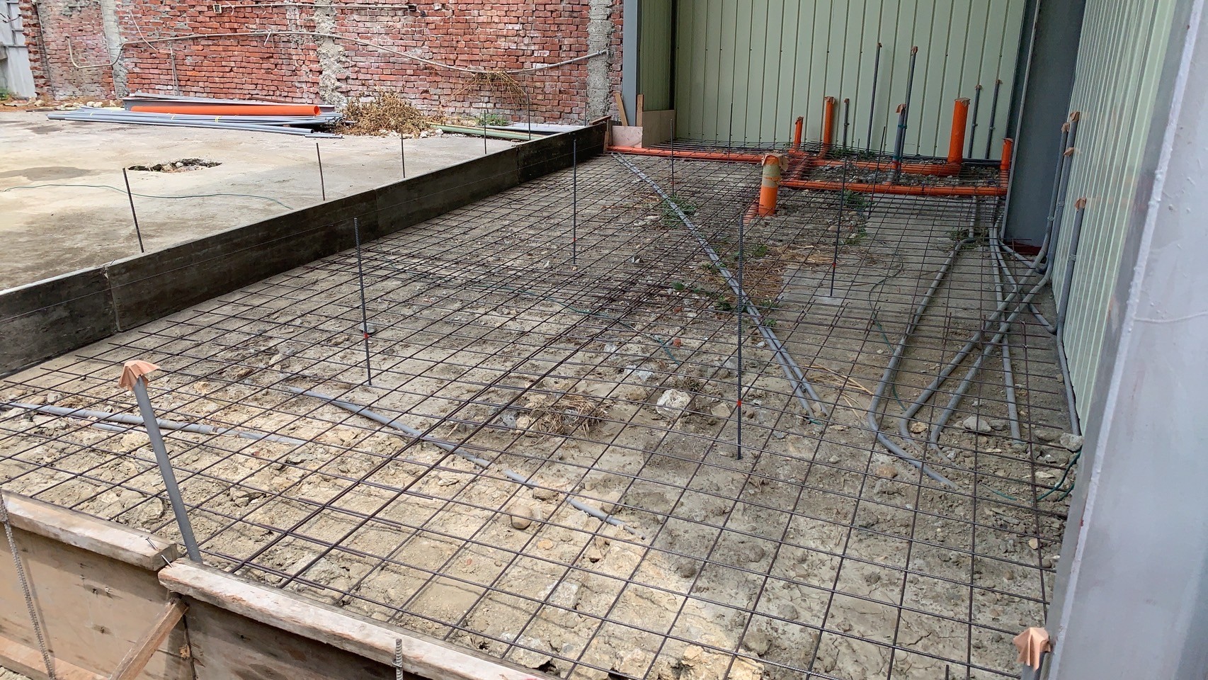 店面地坪綁鐵配管