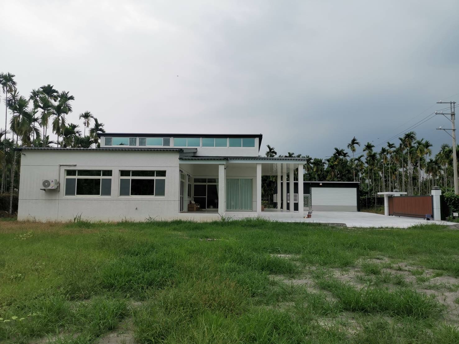 房屋側面外觀完工實照