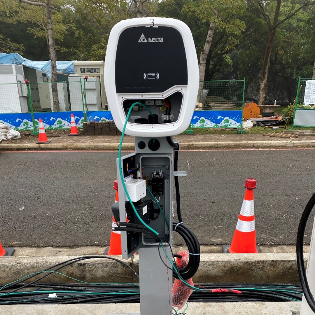 充電樁電池連線