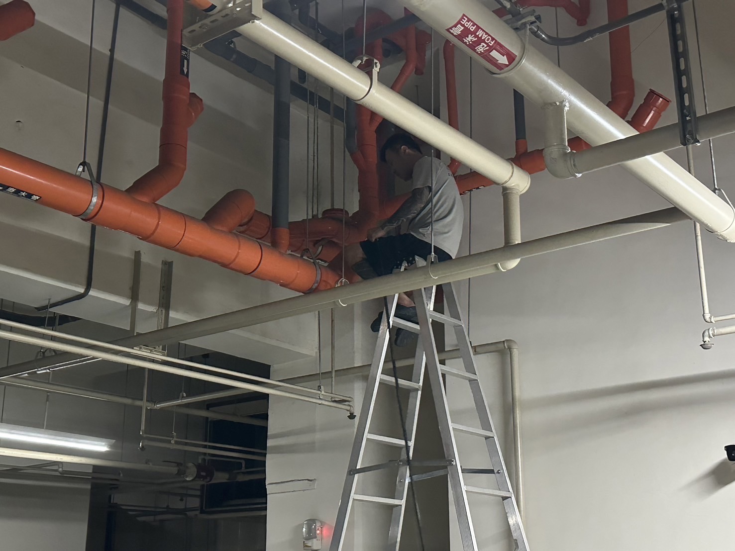 高雄地下室吊管水刀疏通